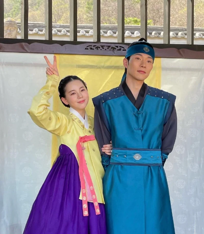 image source_instagram|yunbellseok