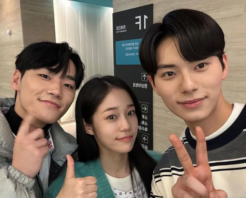 image source_instgram|__minnjaee_