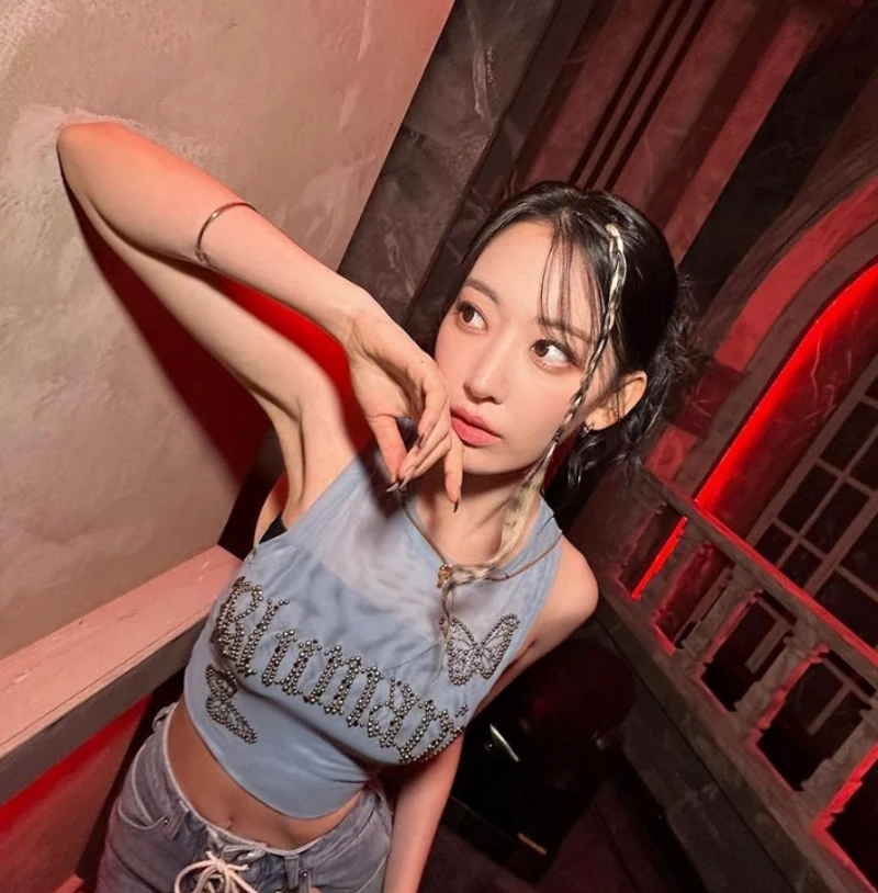 宮脇咲良3.png
