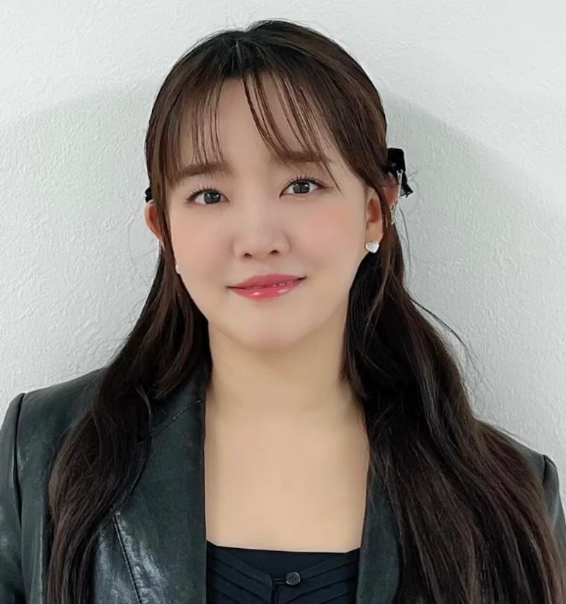 Younha4.png