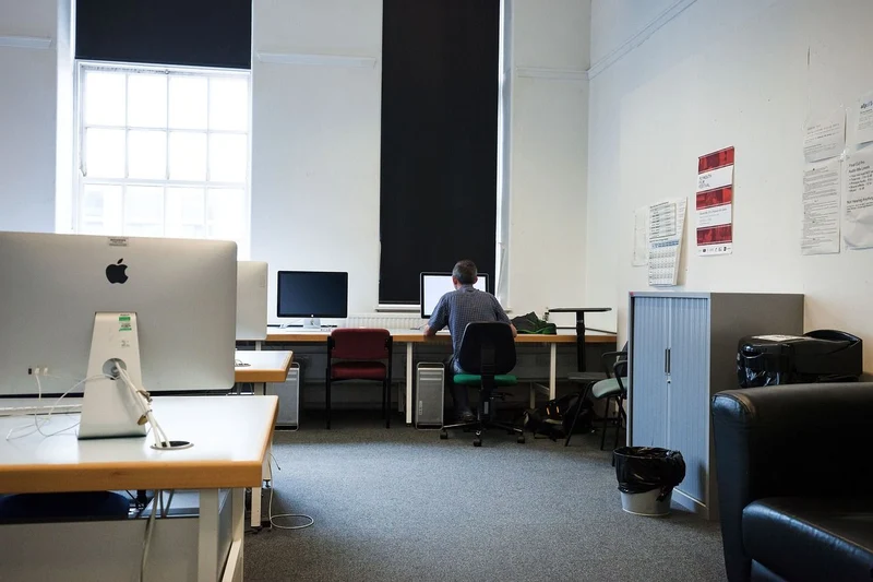 computer-room-415141_1280.jpg