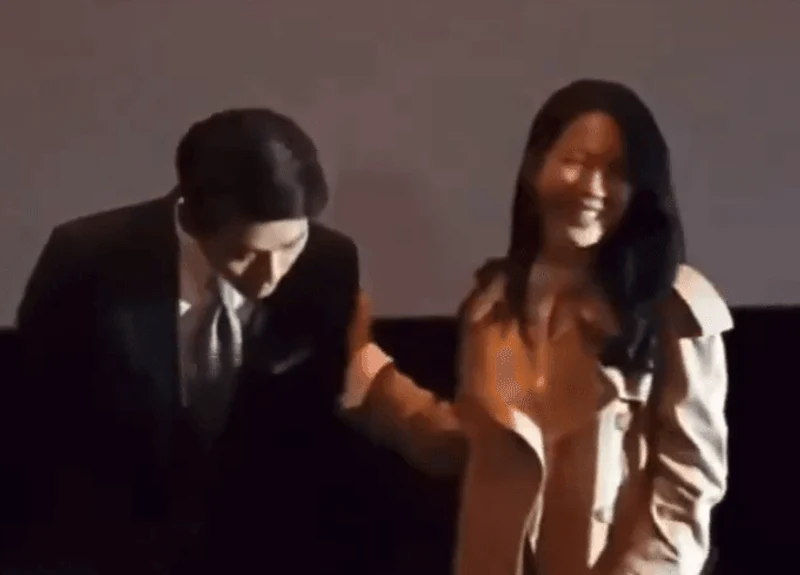韓娛熱議-孫藝真一開口，玄彬就立刻俯身低頭寵溺聆聽