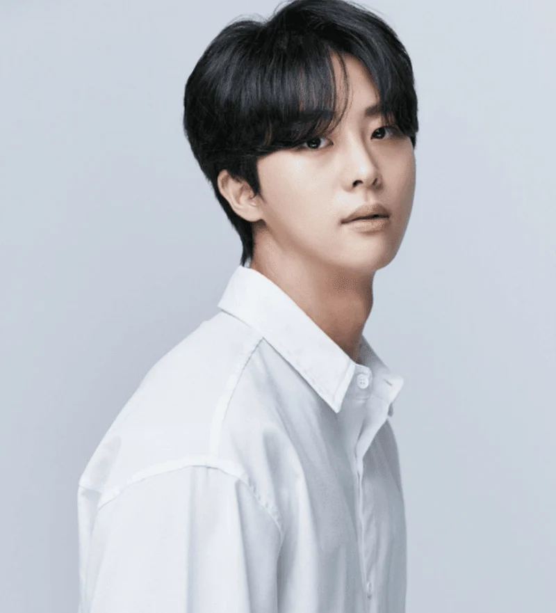 韓娛熱議-最近被說有點像BTS Jin的演員